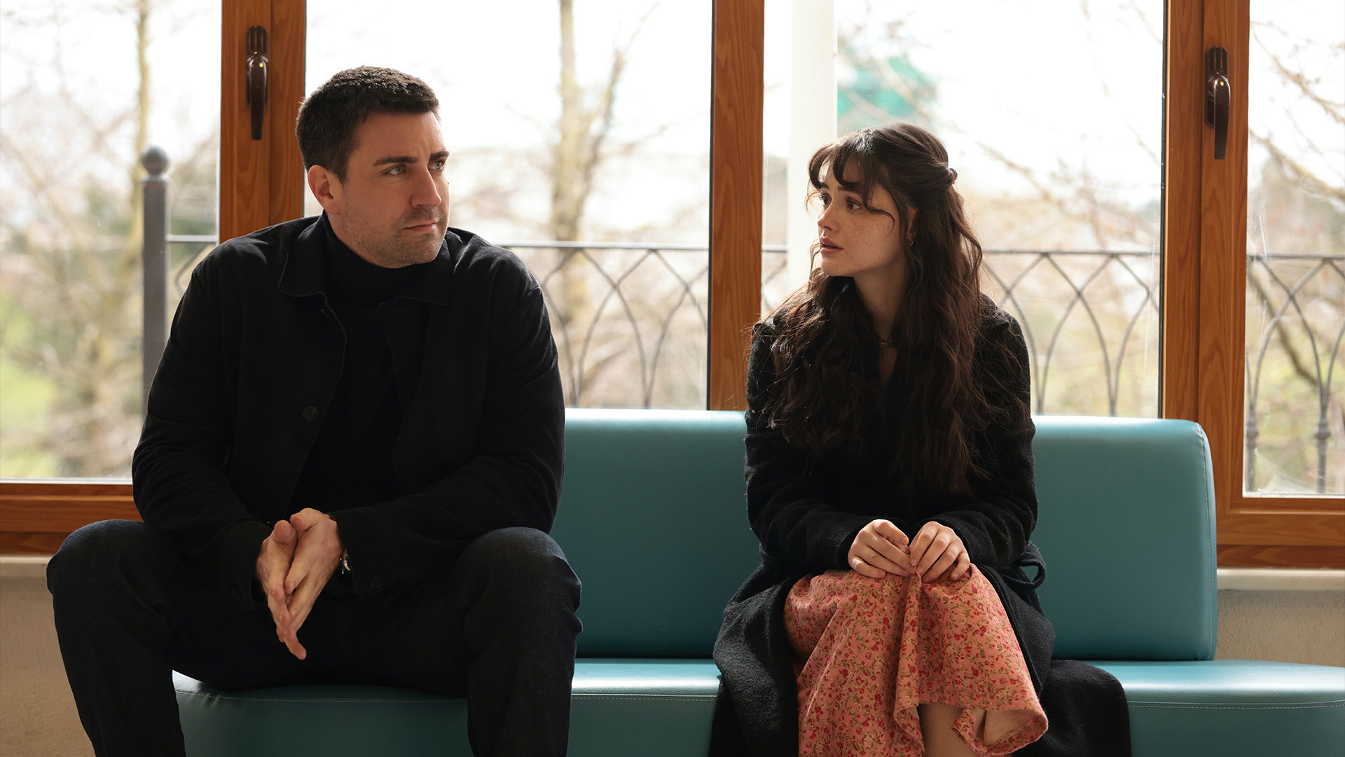 Yeni Dizi Çirkin İlk Bölümüyle Bu Akşam Başlıyor!