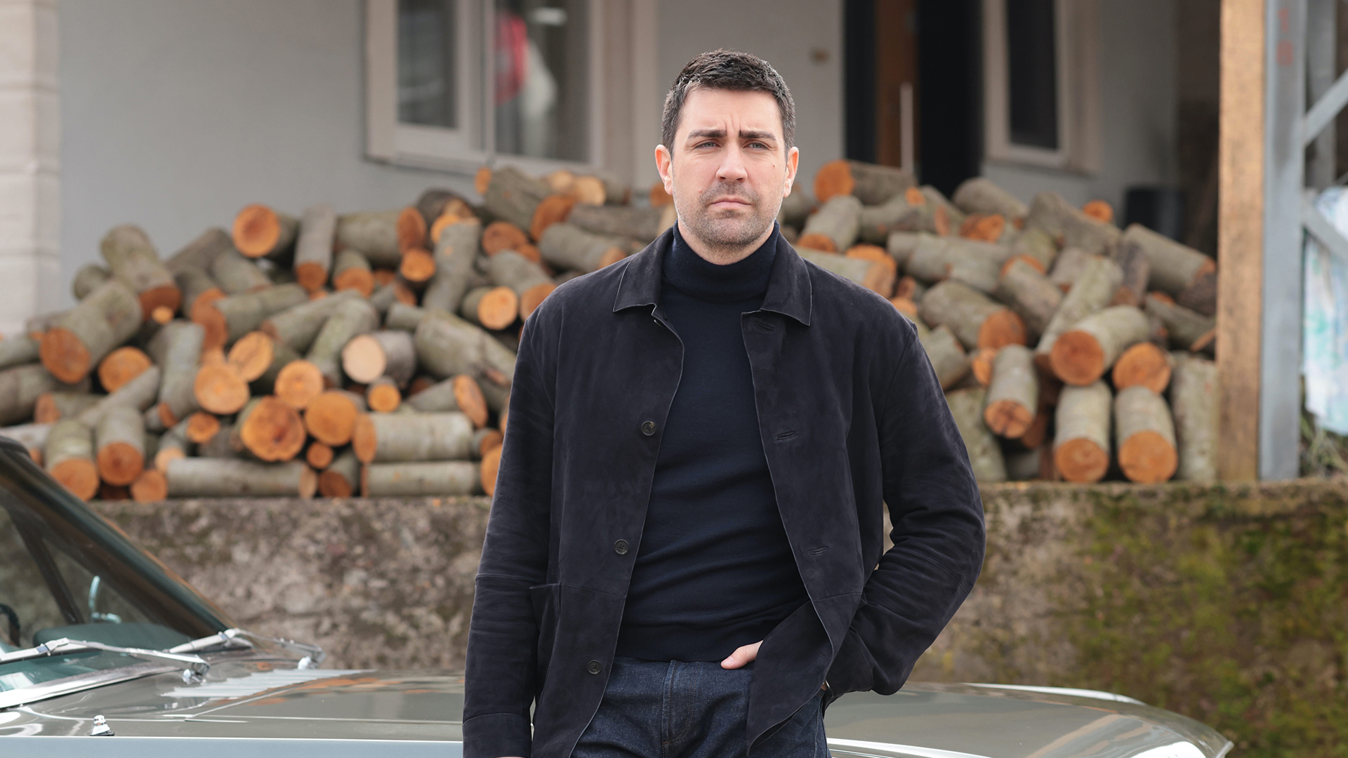 Çağlar Etruğrul  ‘Çirkin'de İzleyiciyle Buluşuyor!