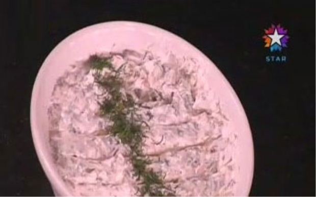 Ceviz ve Kornişonlu Süzme Yoğurt