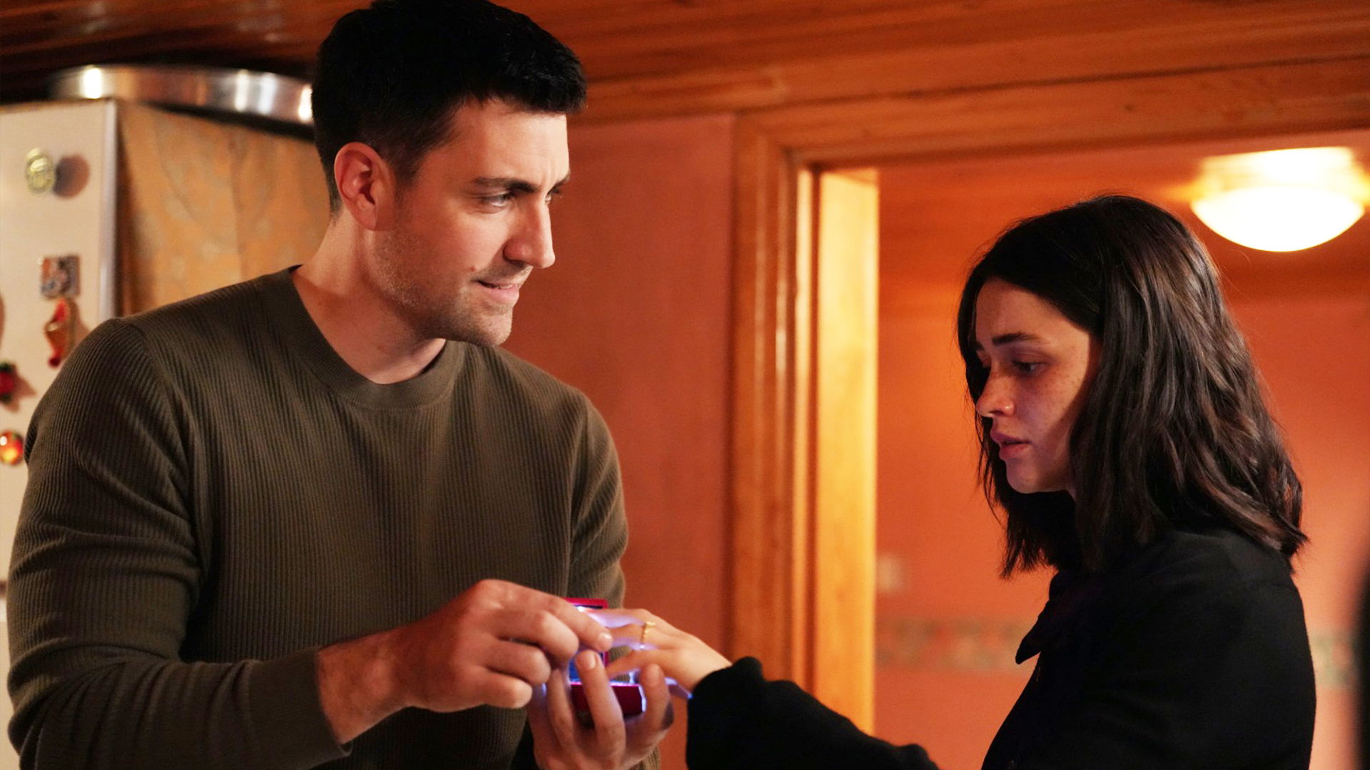 Çirkin İkinci Bölümüyle İzleyiciyi Ekran Başına Topladı!