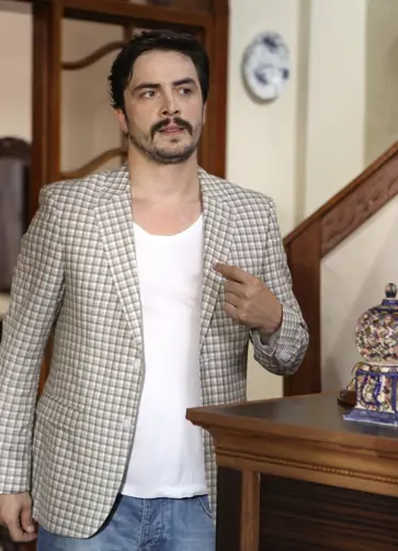 İşler Güçler'in başarısının sırrını dizinin ünlü oyuncusu açıkladı! İşler Güçler'in başarısının sırrını dizinin ünlü oyuncusu açıkladı!