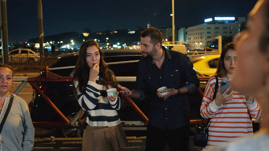 Macide'nin Keyifli Akşamı