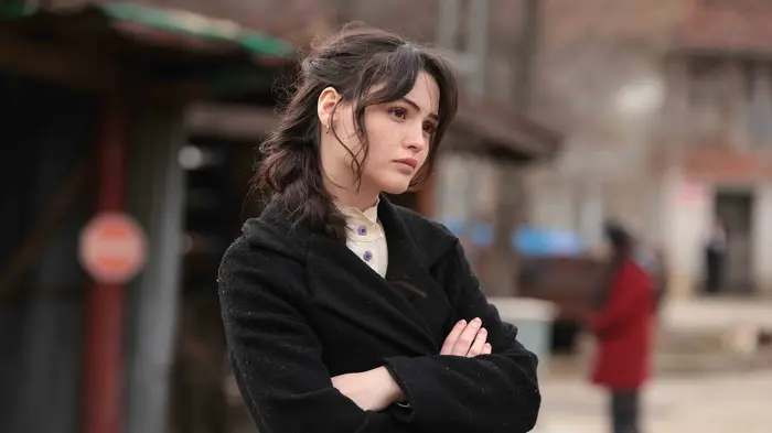 "Çirkin" Pazar Günü İzleyiciyle Buluşmaya Hazırlanıyor!