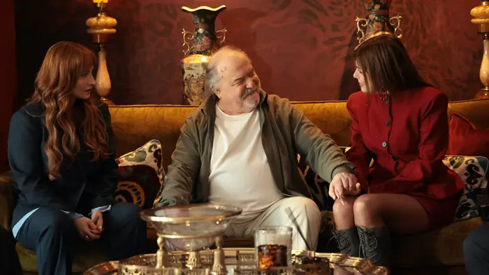 Çirkin, Karataş Ailesinin Karanlık Dünyasını İzleyiciyle Buluşturacak!