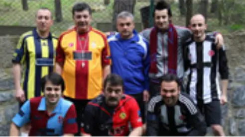 Turuncu ailesi yeşil sahada! Turuncu ailesi yeşil sahada!