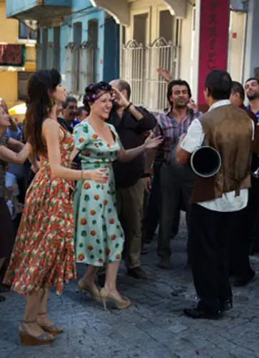 ‘Ağır Roman Yeni Dünya’da, İstanbul’un muhteşem kaotik ruhu var! ‘Ağır Roman Yeni Dünya’da, İstanbul’un muhteşem kaotik ruhu var!