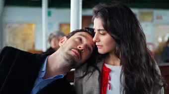 Vapurda Romantik Yakınlaşma!