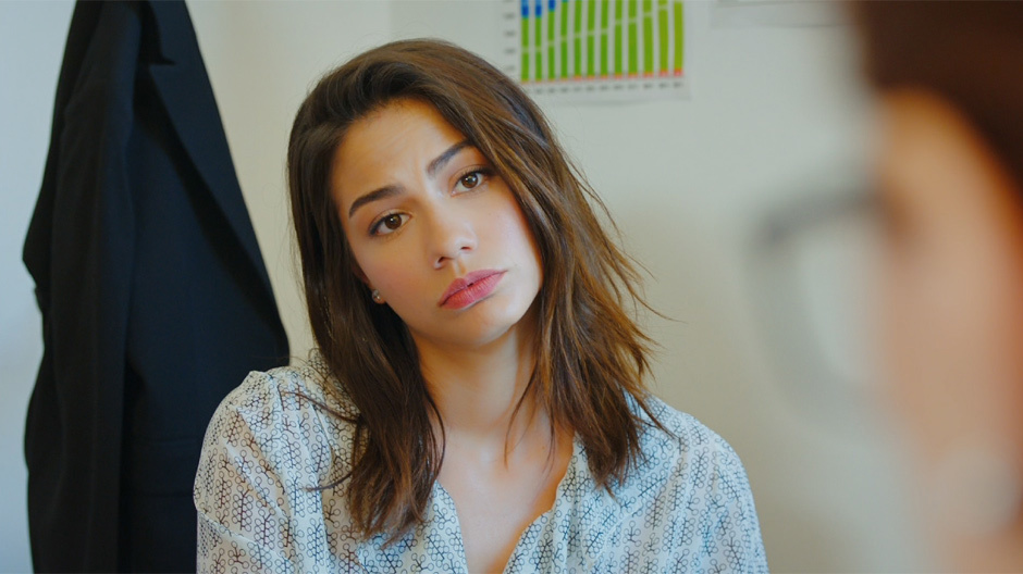 Sanem iş görüşmesinde