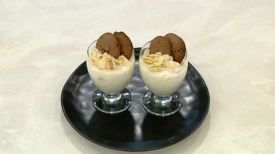 Çikolata Kurabiyeli Bademli Pirinç Puding Tarifi