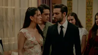 Devran, Azize'nin Elini Bırakmıyor!
