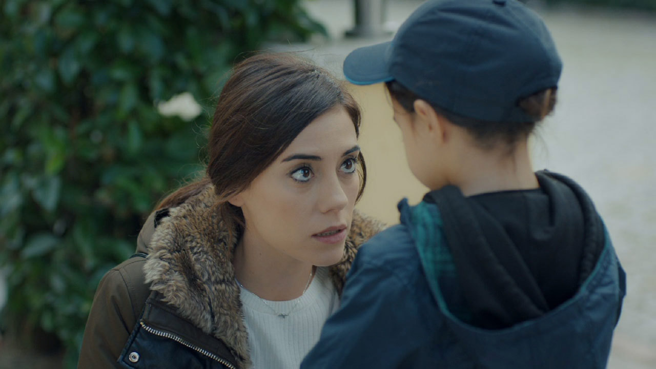 Zeynep ve Melek'in sırları açığa mı çıktı? İşte 2. Bölümün nefes kesen final sahnesi!
