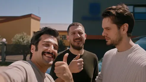 Mete ve Kadir'e Komik Silahlı Pusu Mete ve Kadir'e Komik Silahlı Pusu