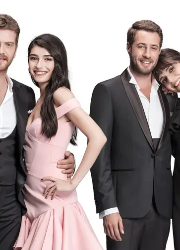 Yüksek Sosyete'de keyifler yerinde! Yüksek Sosyete'de keyifler yerinde!