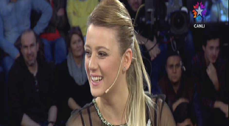 Gizem Karaca'nın geçmişinde yolculuk!