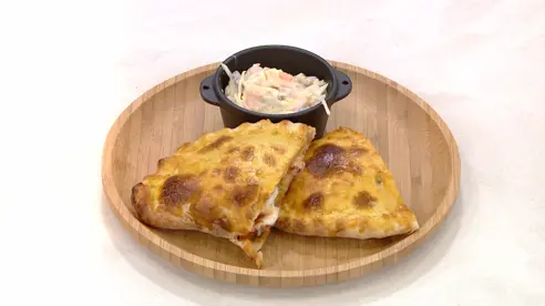 Kuru Etli ve Sebzeli Calzone Tarifi Kuru Etli ve Sebzeli Calzone Tarifi