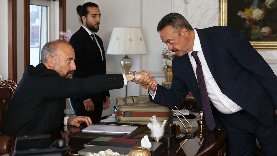 İrfan El Öptürüyor!