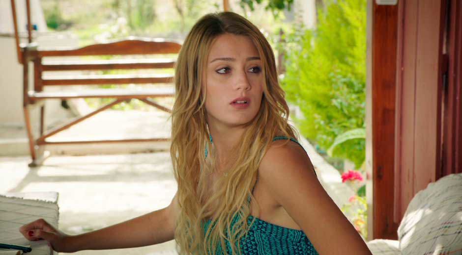 Gül şokta! Sultan Ana, Gül'ün gerçek babaannesi!