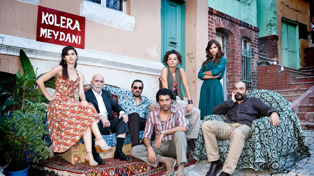 Ağır Roman Yeni Dünya, 27 Eylül Perşembe 20.00'de Star'da! Ağır Roman Yeni Dünya, 27 Eylül Perşembe 20.00'de Star'da!