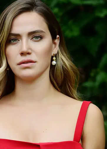 Ceyda Ateş hem kariyer hem özel hayatına dair konuştu Ceyda Ateş hem kariyer hem özel hayatına dair konuştu