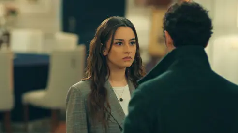 Derya Melek'ten Şüpheleniyor! Derya Melek'ten Şüpheleniyor!
