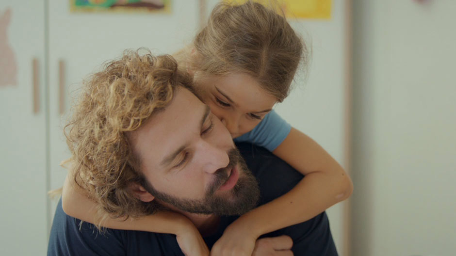 Tilt 'Aşk Yalan Gelir'