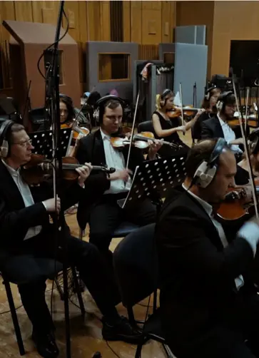 ‘SÖZ’ün Müziklerini 'Moskow Bow Tie' Orkestrası Yorumladı ‘SÖZ’ün Müziklerini 'Moskow Bow Tie' Orkestrası Yorumladı