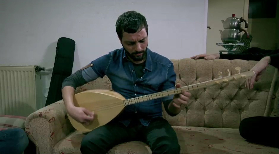 Behzat Ç. ekibi Mehmet Erdem'le birlikte Neşet Ertaş'ı andı!