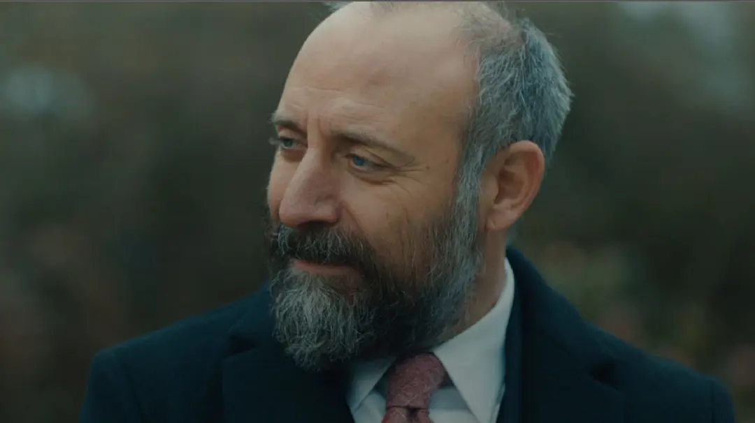 Babil'in 'Profesör'ü Halit Ergenç! Babil'in 'Profesör'ü Halit Ergenç!
