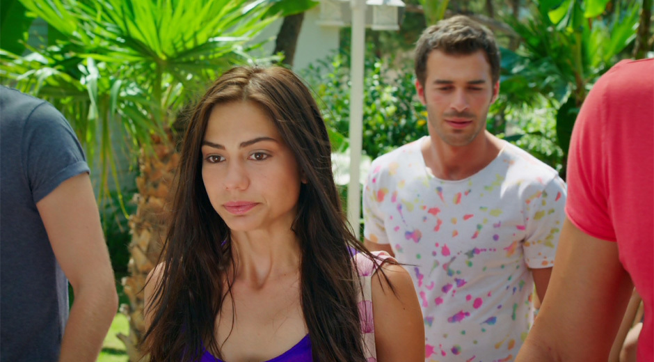 Burak, Aslı'yı kıskanıyor