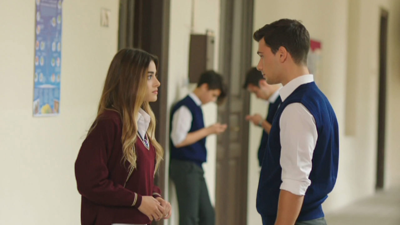 'Aynı sınıfta okuyan iki arkadaşız!'