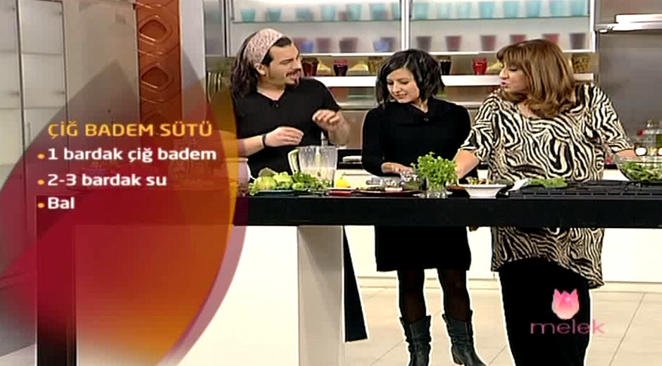 Zeynep Çelen'den badem sütü tarifi