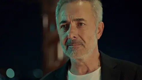 Yıldırım, Ümran'a evlenme teklif ediyor! Yıldırım, Ümran'a evlenme teklif ediyor!
