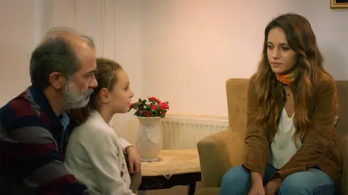 Aslı ailesine gerçekleri açıklıyor Aslı ailesine gerçekleri açıklıyor