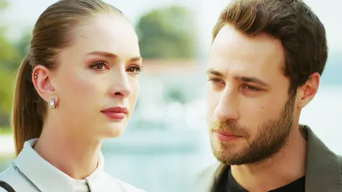 Sarp Melisa'ya Gerçekleri Anlatıyor Sarp Melisa'ya Gerçekleri Anlatıyor