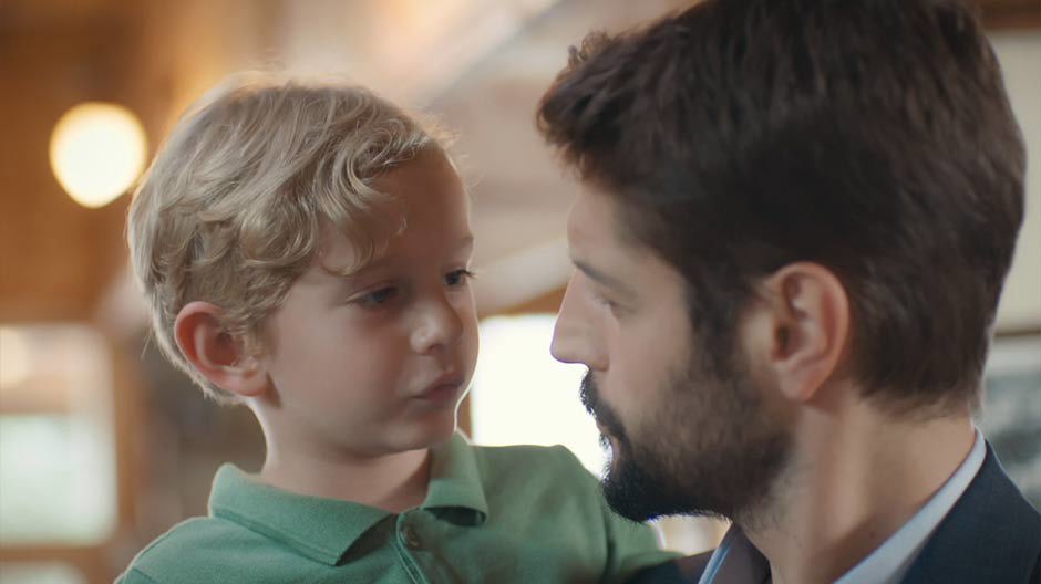 Ali Kemal ve Efe, Akça'ya sürpriz yapıyor