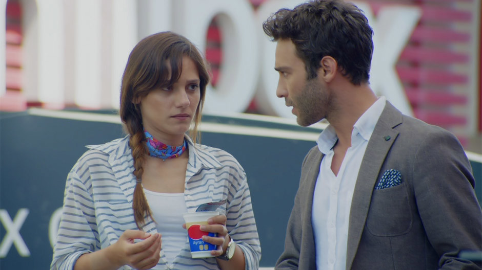 'Sen simit yemeyi beceremiyorsun, bırak bence'