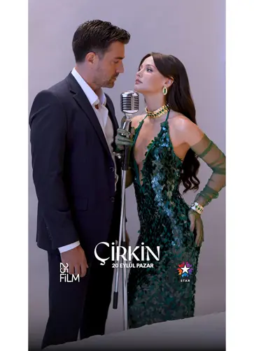 Çirkin'in İkinci Sezon Afiş Çekiminden Kamera Arkası Görüntüleri Yayınlandı! Çirkin'in İkinci Sezon Afiş Çekiminden Kamera Arkası Görüntüleri Yayınlandı!