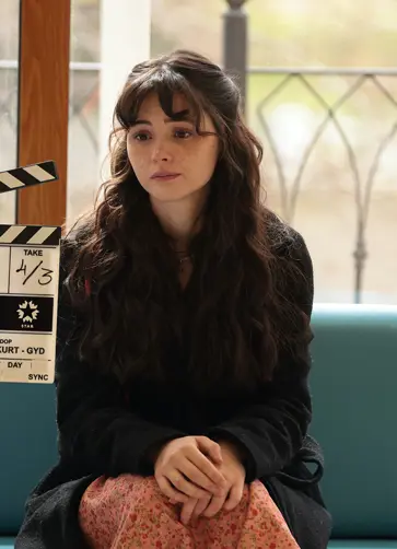 Derya Pınar Ak ‘Çirkin’ Oluyor! Derya Pınar Ak ‘Çirkin’ Oluyor!