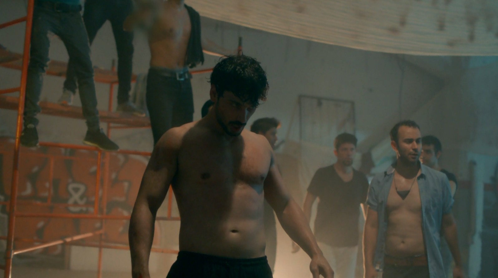 Barış Çıldırdı!