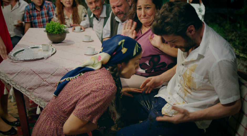 Ege'de garip bir kız isteme