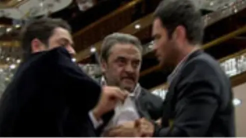 Şevket, Ayla'ya gözdağı veriyor! Şevket, Ayla'ya gözdağı veriyor!