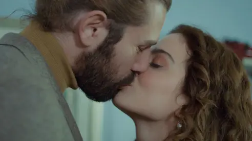 'Sesim titriyor seninleyken...' 'Sesim titriyor seninleyken...'
