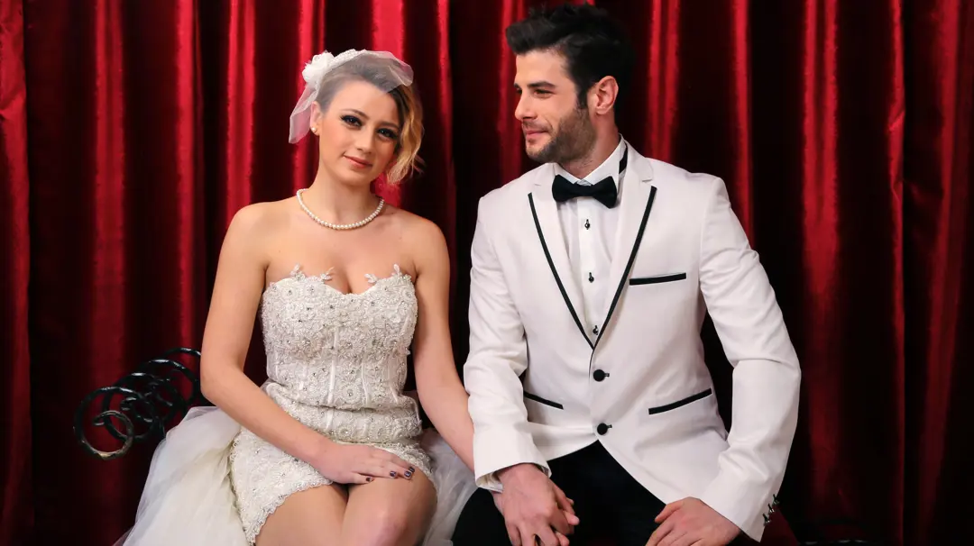 Gizem Karaca gelinlik giydi... Gizem Karaca gelinlik giydi...