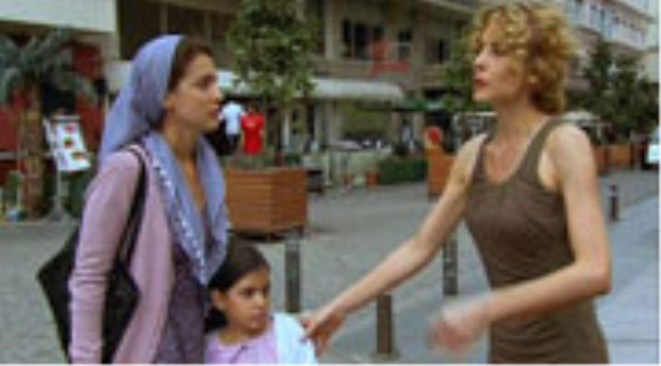 Defne ve Gülizar'ın ilk karşılaşmaları...