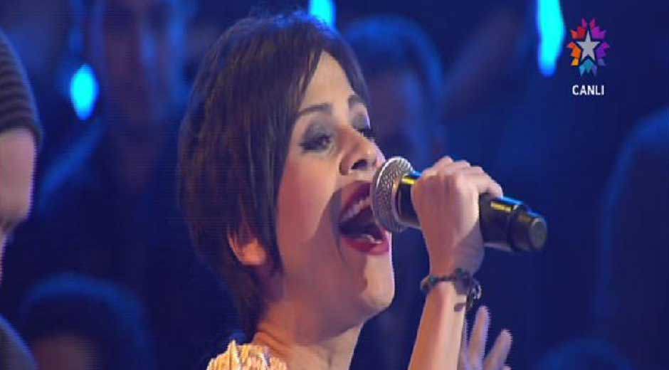 Aydilge'den canlı performans!