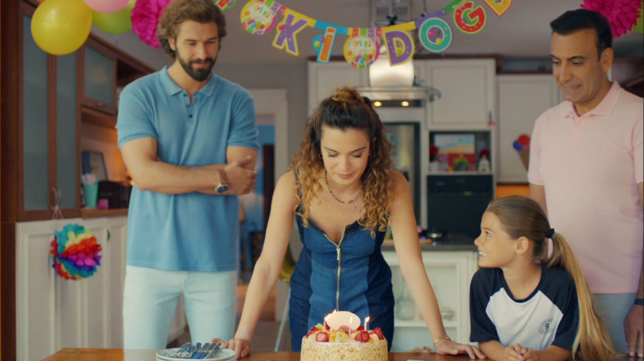 Aylin'e doğum günü sürprizi!
