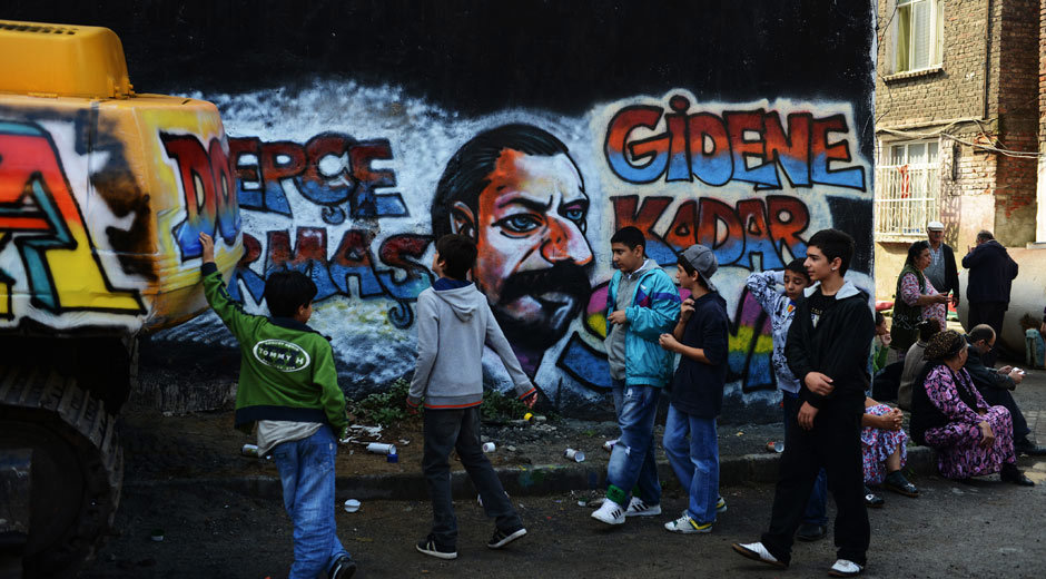 Kolera'nın gençlerinden rap şov!