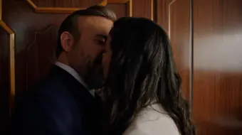 Kenan, Cansu'yu İkna Etmek İçin Elinden Geleni Yapıyor!