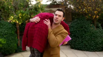 Erkan Dicle'yi Kucaklayıp Evin Yolunu Tuttu!