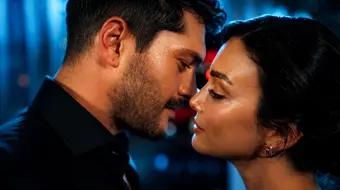 İki İnsan Birbirini Seviyorsa Gerisi Teferruattır İki İnsan Birbirini Seviyorsa Gerisi Teferruattır